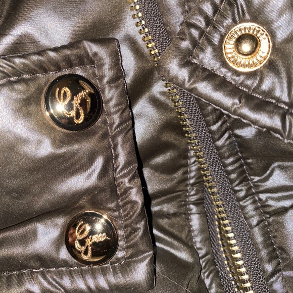 Guess - Picture 3 of 14